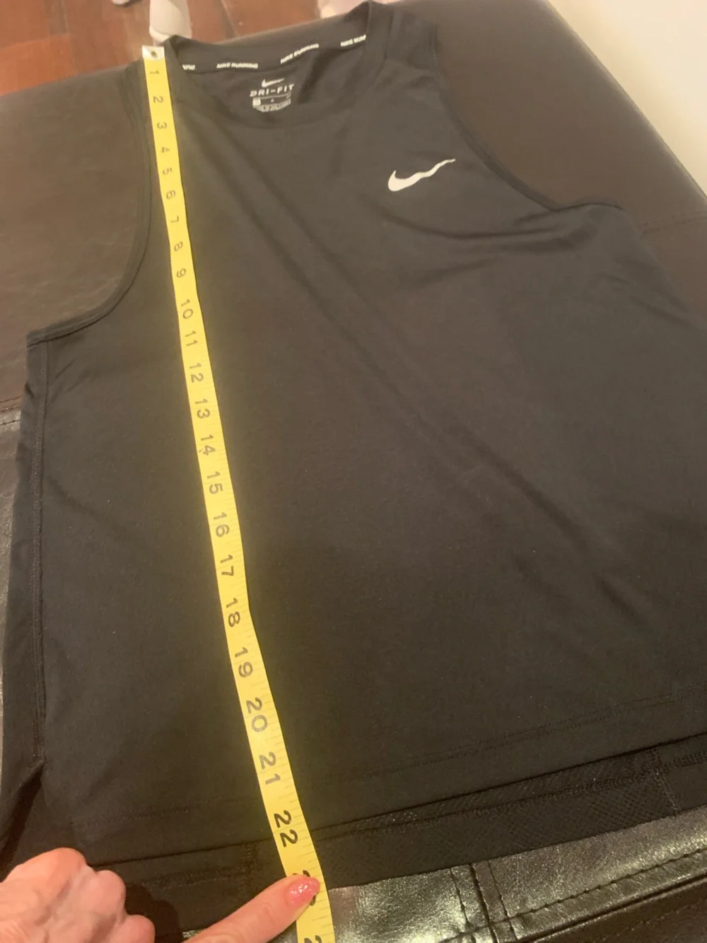 🔥SALE🔥NIKE🩷DRI-FIT MILLER WICK AWAY RUNNING TOP. EXCELLENT CONDITION! - Picture 9 of 9